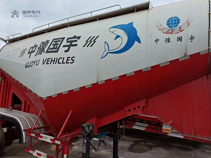 下灰罐式車：油（氣）田固井作業(yè)的關鍵角色！